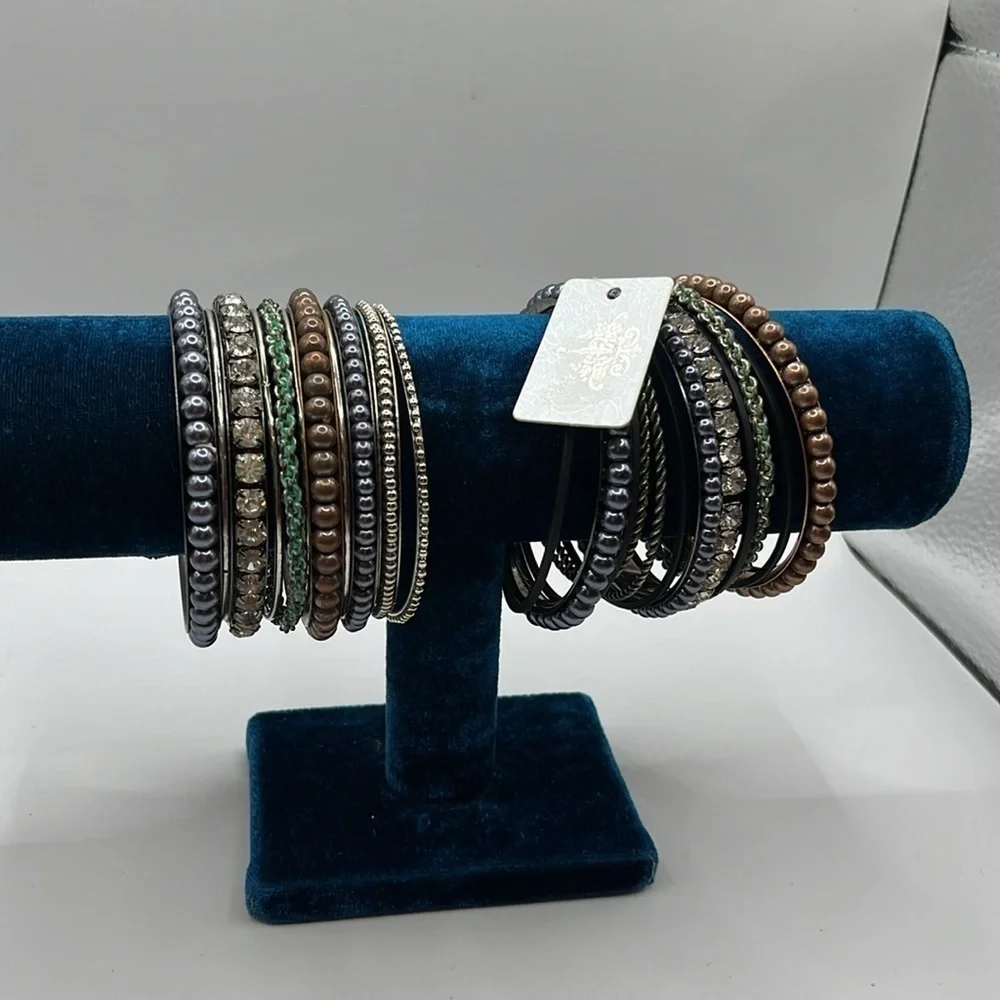 Bracelet Lot 24 Bracelet Faux Pearl Rhinestones Black and Silver Tone Bangle